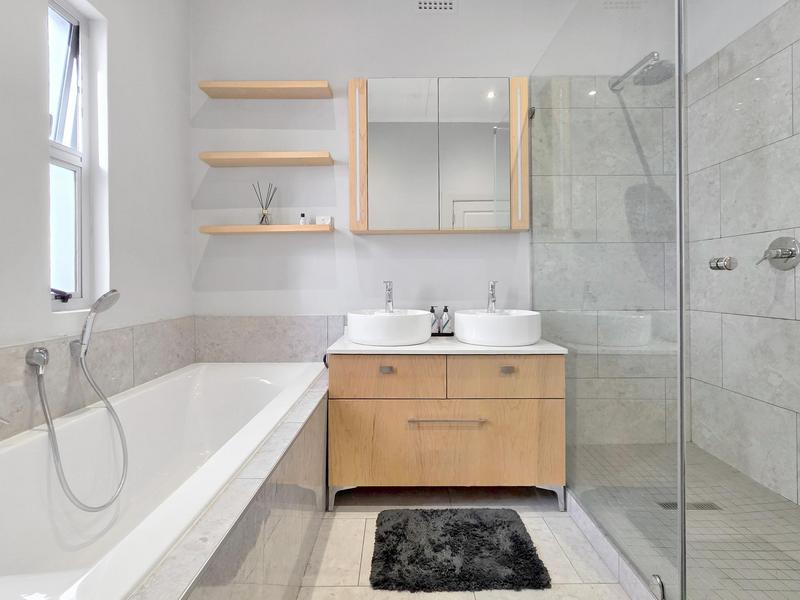 4 Bedroom Property for Sale in Bantry Bay Western Cape